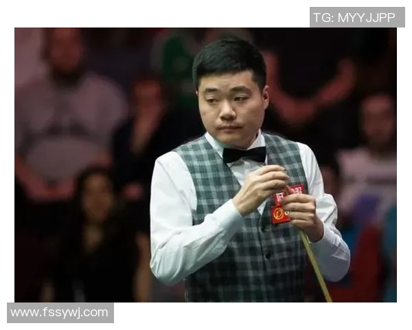 足球明星黑皮甜豆的传奇人生与场上风采揭秘 足球明星黑皮甜豆的传奇人生与场上风采揭秘